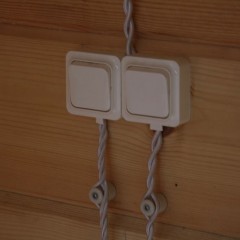 Come condurre i collegamenti elettrici in una casa di legno secondo il PUE e altri standard