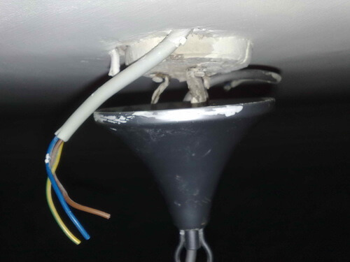 Collegamento di un lampadario con PVA