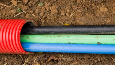 Hur du lägger kabeln under jord - praktiska tips
