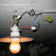 כיצד להכין תאורה בטוחה במרתף?