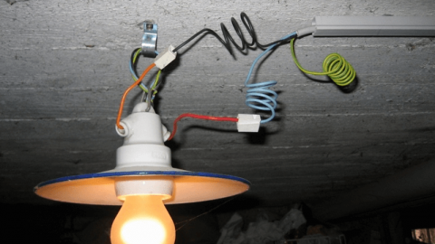 כיצד להכין תאורה בטוחה במרתף?