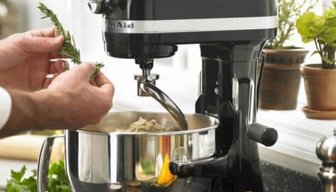 Výběr nejlepšího kuchyňského robota pro domácí použití