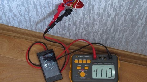 How to use a megaohmmeter?