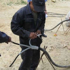 Come installare un manicotto terminale su un cavo