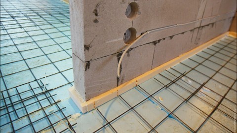 Kako provesti ožičenje u kući od gaziranog betona?