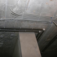 Comment poser le câble au sous-sol sans enfreindre les règles