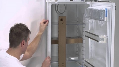Regler för installation av ett inbyggt kylskåp i köket