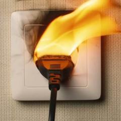Vart man ska gå om hushållsapparater brinner ut på grund av kraftöverspänning