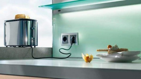 So ordnen Sie Steckdosen in der Küche an, um alle Geräte anzuschließen