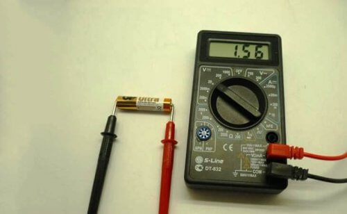 Měření napětí baterie