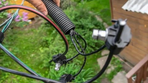 Comment protéger les câbles et les fils des UV